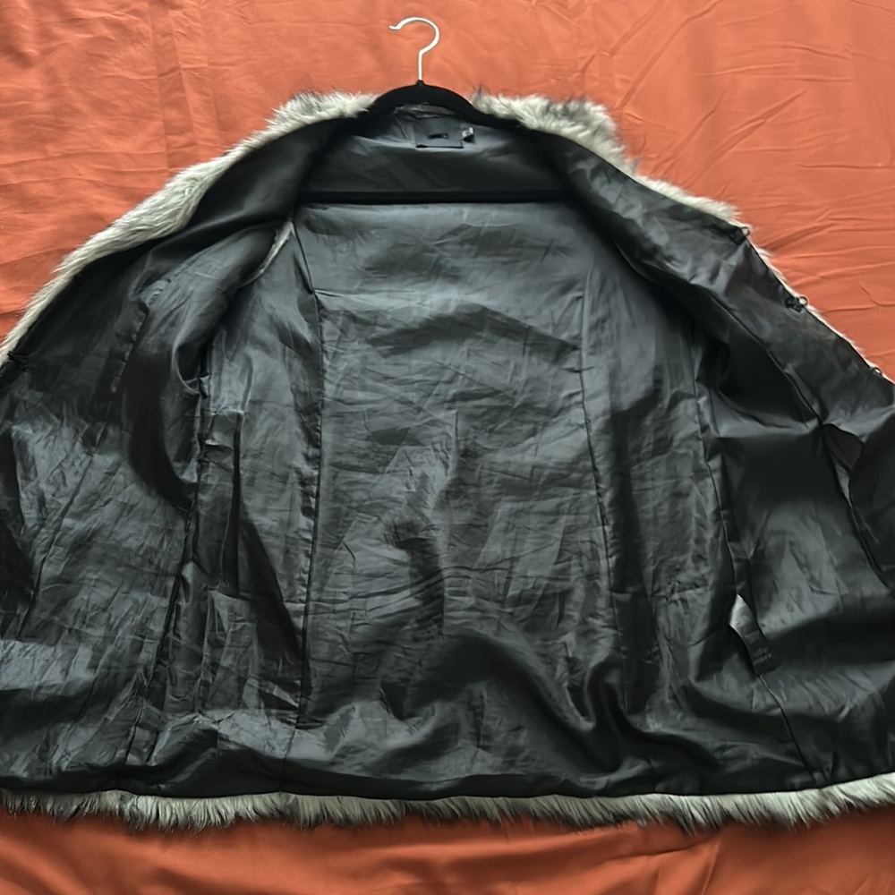 Fur Vest - Picture 2 of 4